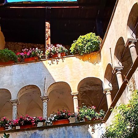 Апартаменты Il Granaio Di Palazzo Guicciardi San Bernardo  Номер фото