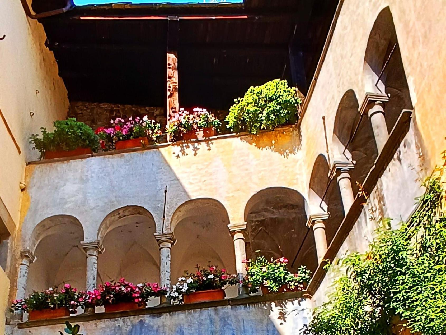 Апартаменты Il Granaio Di Palazzo Guicciardi San Bernardo  Номер фото